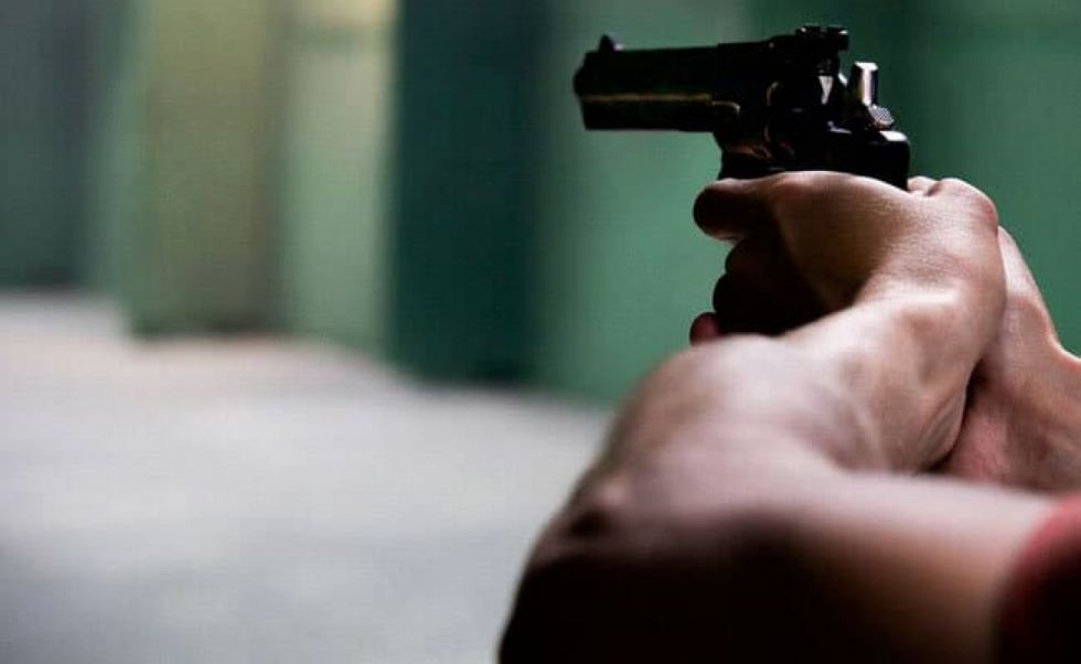 Caen antisociales provistos de pasamontañas, armas y dinero