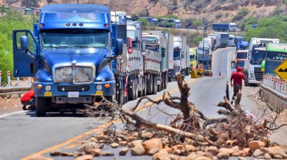 Bloqueo: Pedido de renuncia, ministros y la denuncia contra Evo