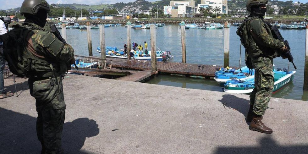 Reportan tres muertos durante tiroteo en Ecuador