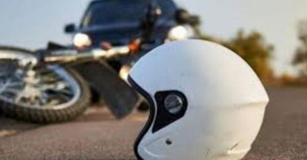 Motociclistas quedan gravemente heridos tras accidentarse mientras conducían ebrios