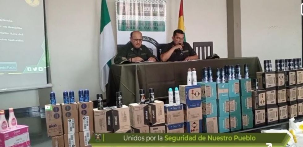 Allanan depósito de la banda que robó a un librecambista
