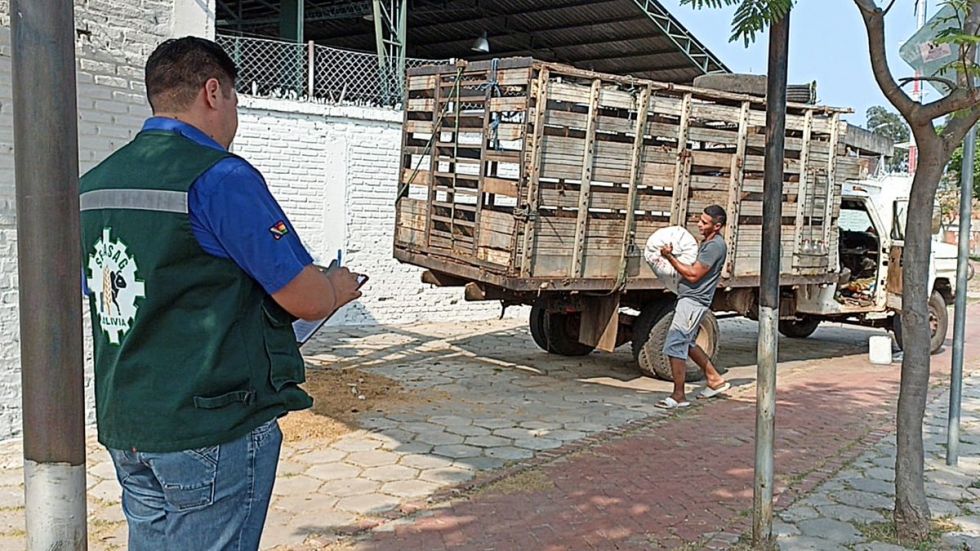 Denuncian que el Senasag Tarija vende guías para el contrabando 
