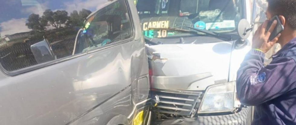 Reportan seis heridos en colisión múltiple en la autopista La Paz - El Alto
