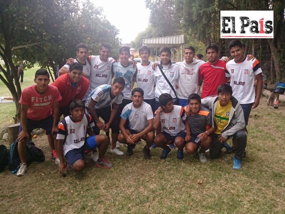 Todos los jugadores tarijeños que integraron el equipo de Ciclón que logró el ascenso a la Liga el 2025