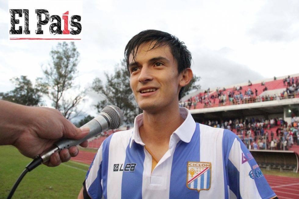 Pocho dando entrevistas. Este partido ante Ramiro Castillo fue donde so consolidó  y no volvió a salir del 11 titular