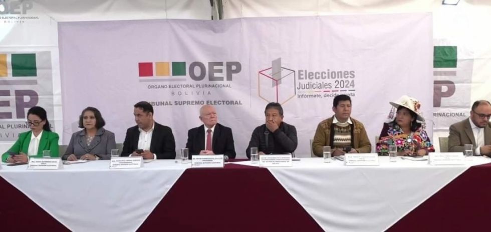 Inicia el encuentro del TSE con partidos políticos para definir la ruta de las Elecciones Judiciales 