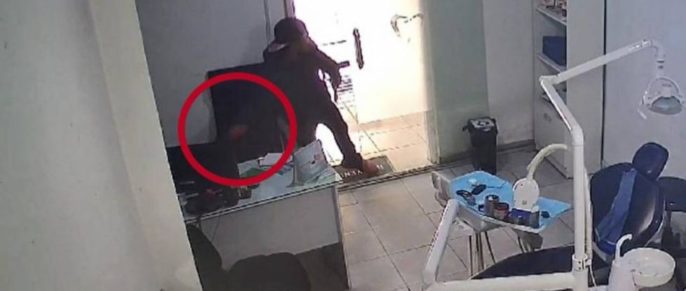 Denuncian que un sujeto se hace pasar por mendigo para después robar en locales y negocios