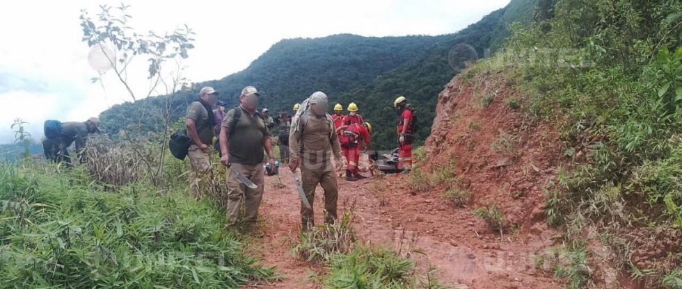 Asesinato múltiple: Policía recupera el cuerpo de la quinta víctima