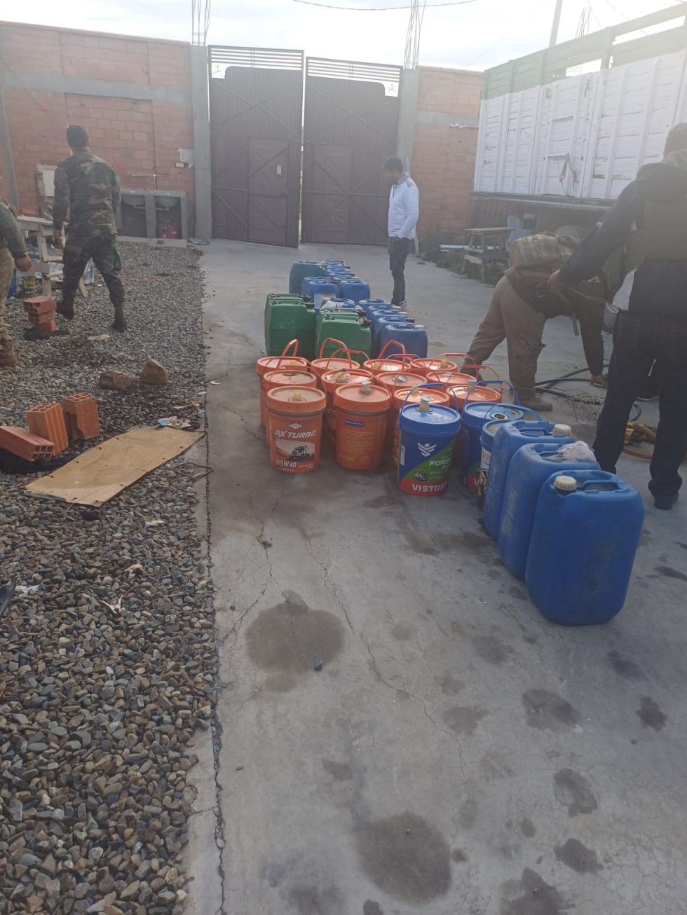 Piden detención preventiva para sujeto por acopiar combustible 