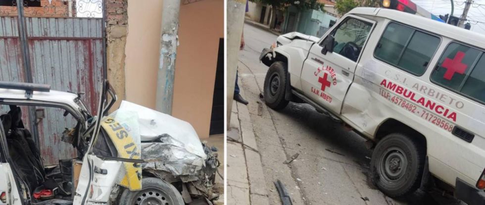  Un taxi chocó a una ambulancia, donde una mujer estaba dando a luz 