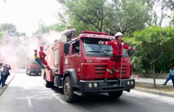 Reconocen a bomberos voluntarios