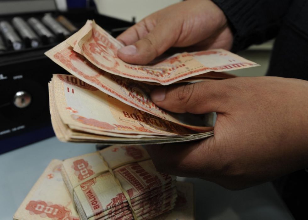 Prestatarios se organizan para frenar los abusos de la banca