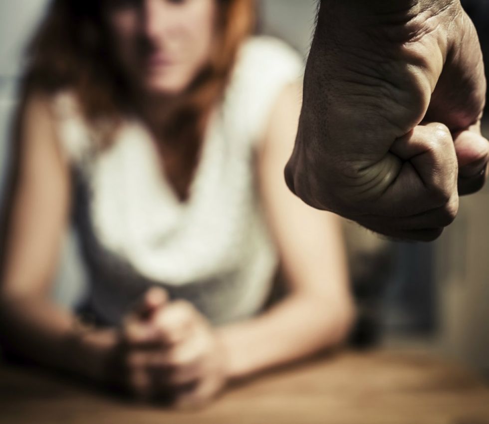 Creyentes, con empleo y no se perciben peligrosos, perfil de un feminicida