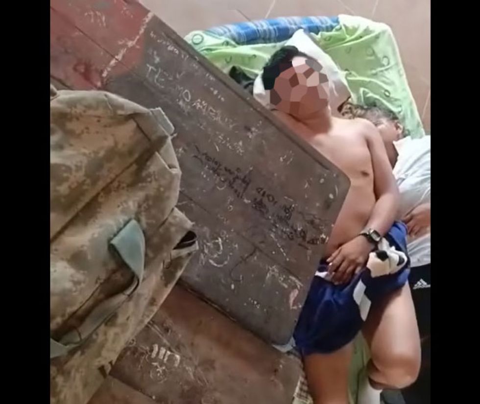Activan investigación contra policías de Santa Cruz sorprendidos desnudos y junto a una mujer en un colegio