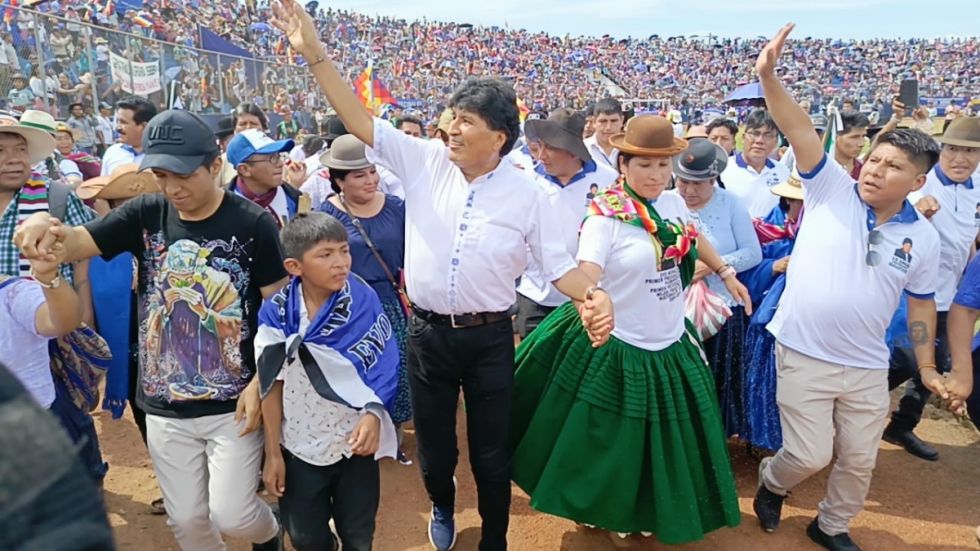 ‘Evistas’ ratifican a Morales como candidato