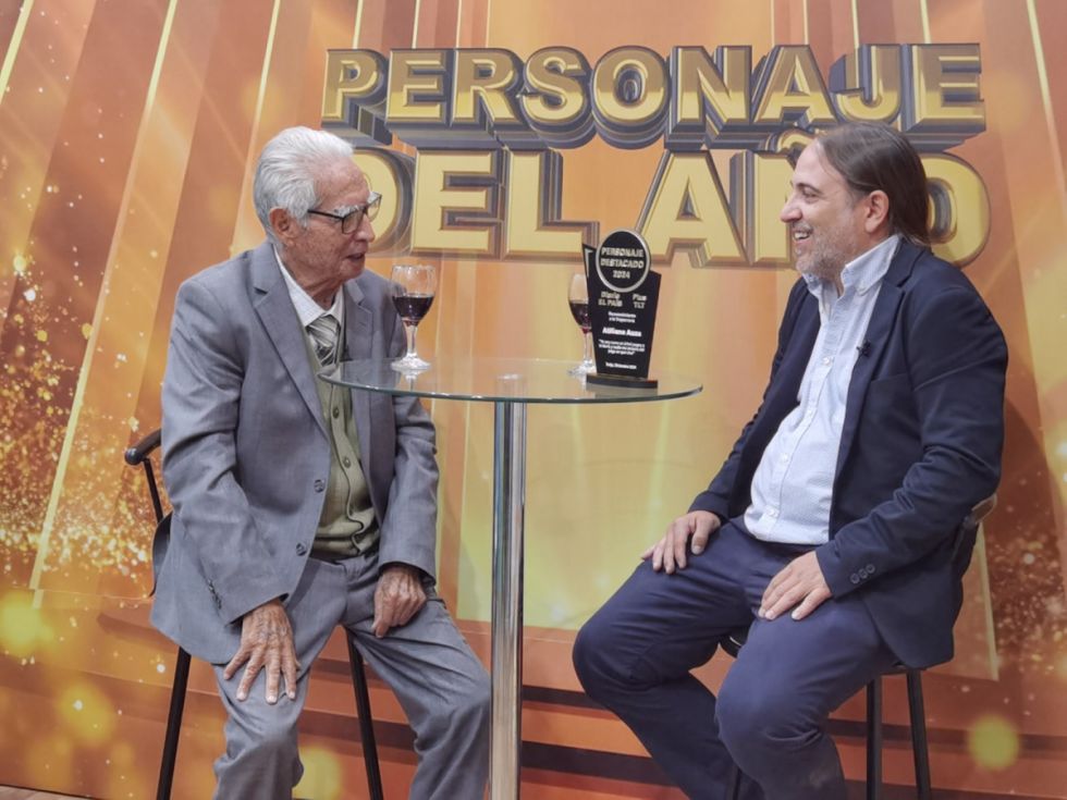 El premio a la trayectoria recayó en el maestro Atliano Auza