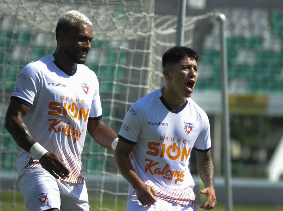 Royal Pari dio el golpe en el indirecto ante Real Oruro