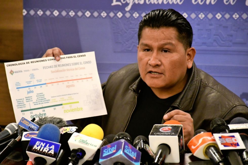 Piden se le suspenda la licencia al diputado Juan José Huanca