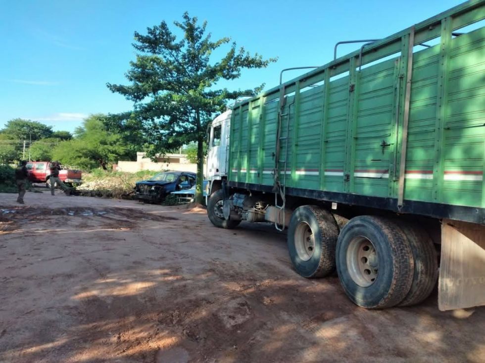 Camión robado fue hallado a 17 kilómetros de la frontera con Paraguay 
