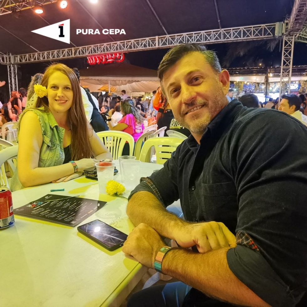 Rosita a la derecha