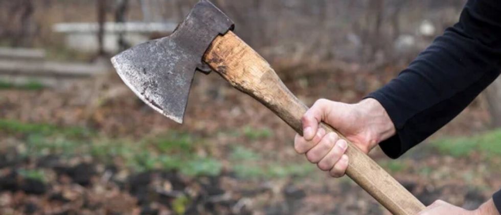 Villa Tunari: Un hombre atacó a su pareja con un hacha