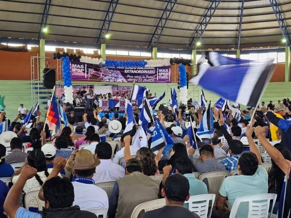 El MAS critica alianza opositora y dice que es “volver al pasado”