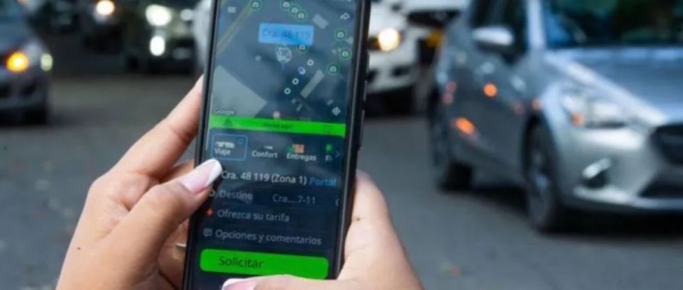 Chofer de taxi por aplicación dopó a cuatro pasajeros y violó a una de las víctimas