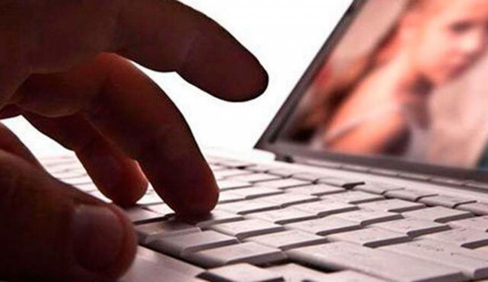 Un sujeto usaba Facebook para hallar víctimas y violarlas 