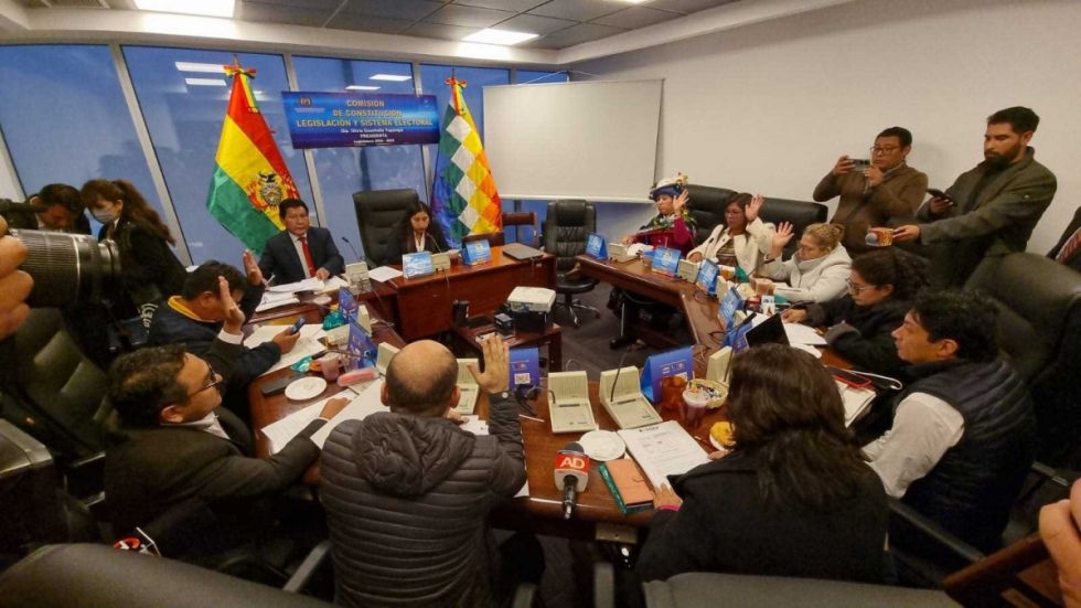Diputados avanzan a contrarreloj con la Ley de Distribución de Escaños