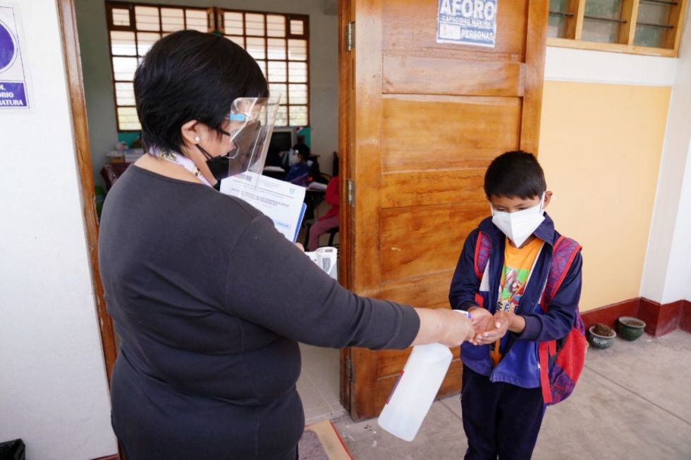 Rebrote de Covid: Educación prepara protocolos de bioseguridad para el regreso a las aulas