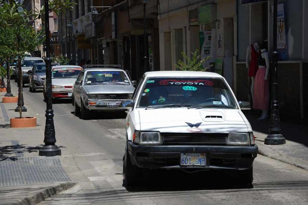 ¿Futuro incierto?: piden detener Ley del Taxi Seguro