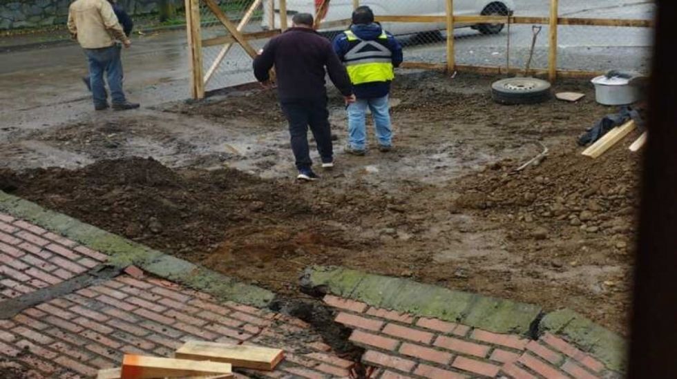 Hombre resulta herido tras ser aplastado por un muro