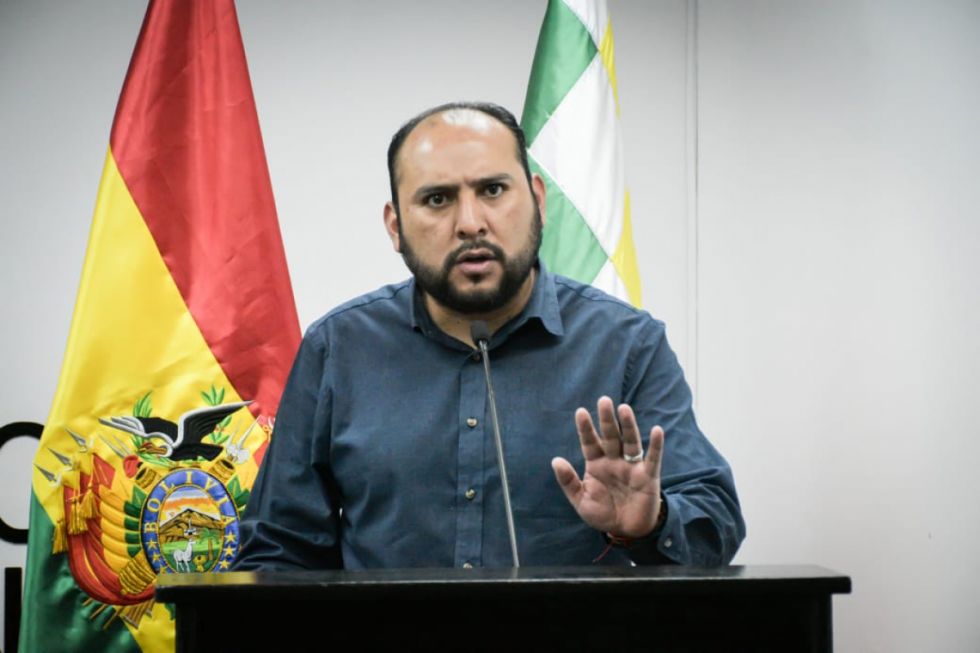 Acusan a Evo de esquivar proceso con “chicanerías”