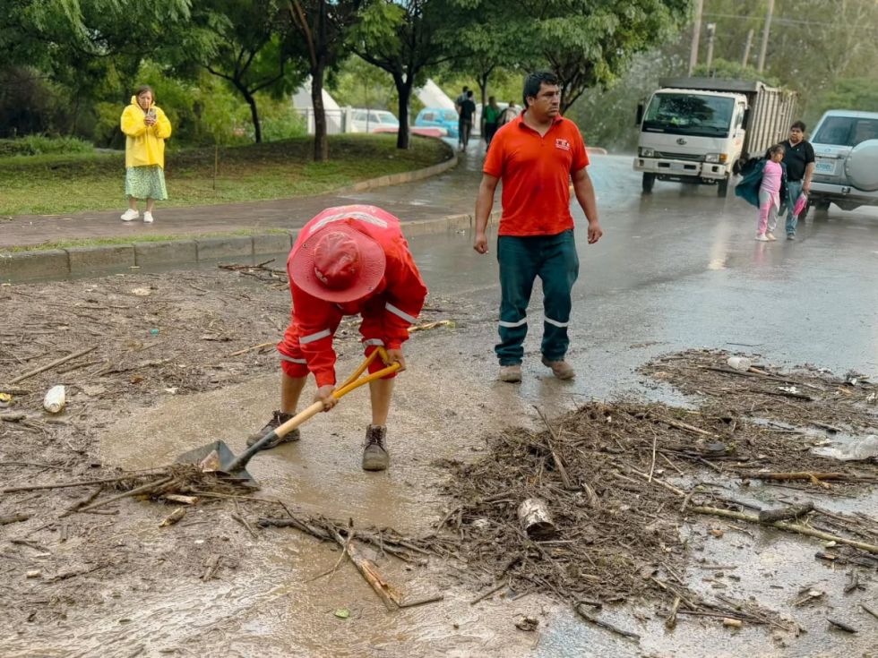Tarija: Lluvias ponen en alerta a la Alcaldía y Bomberos