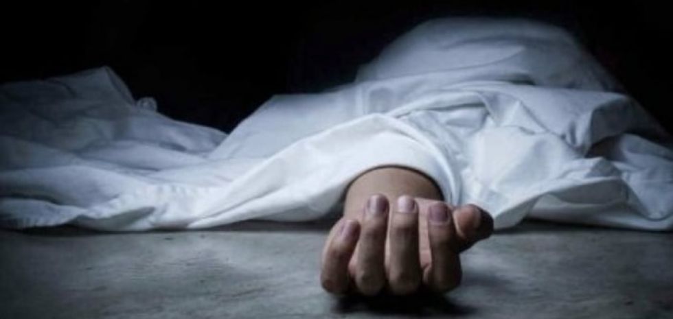 Un hombre reportó el suicidio de su novia, pero fue estrangulada