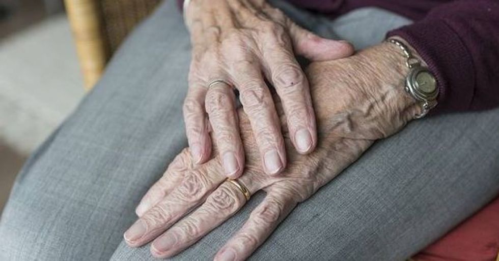 Asaltan y abandonan a una pareja de ancianos, sospechan de falsos policías 