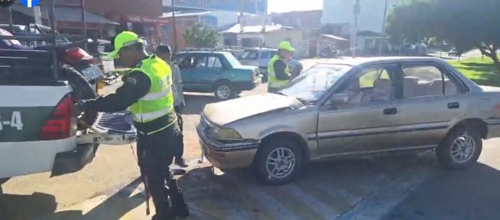 Tarija: Choque entre un vehículo y una motocicleta deja dos personas heridas