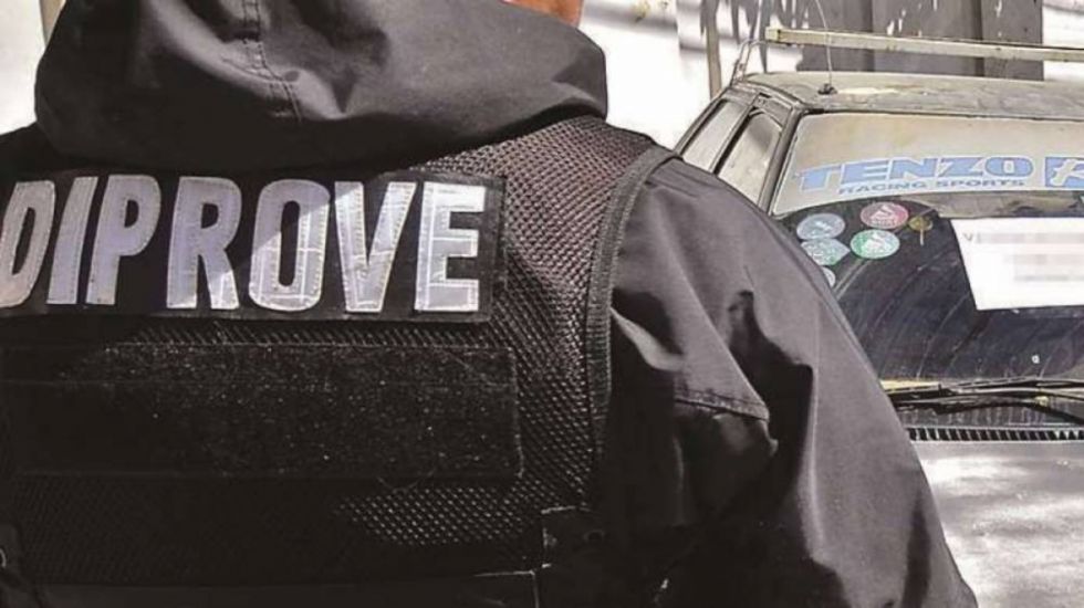 Cae una banda que robaba vehículos, era liderada por un capitán de la Policía 