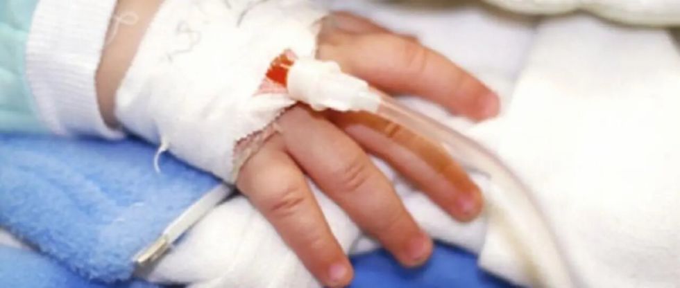 Dos niños atragantados con uvas terminan en terapia intensiva