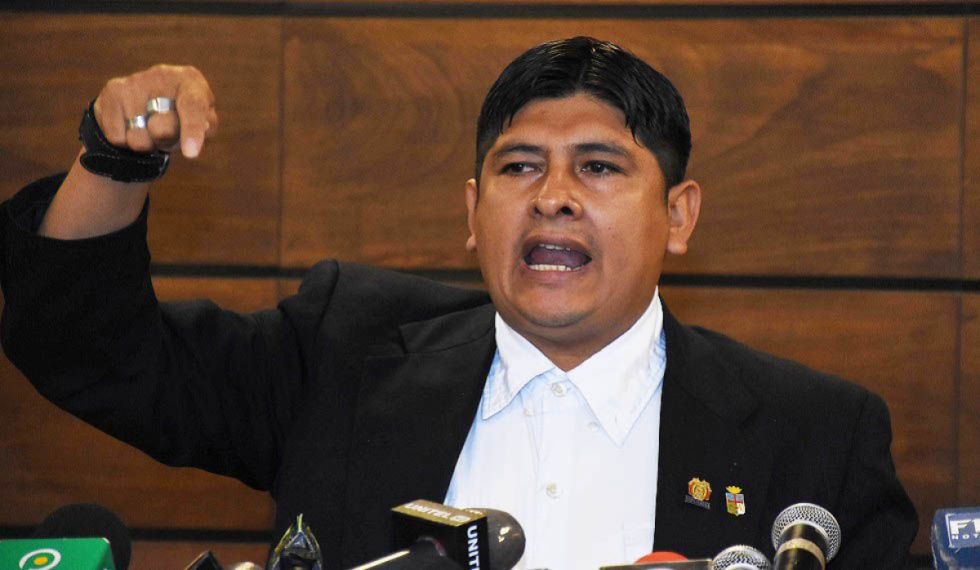 “Sinvergüenza”, “criminal” y “delincuente”, la molestia de Cuellar por las encuestas de Claure 