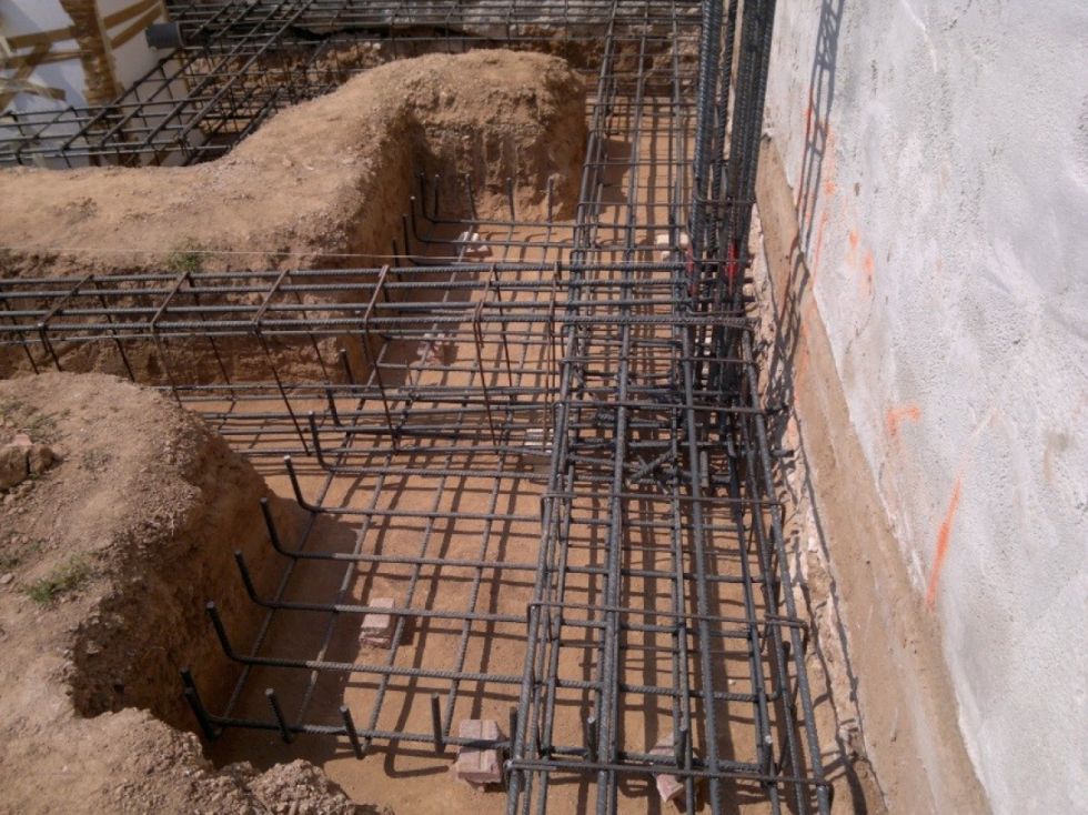 ¿Era un sullu?, hallan un cadáver semienterrado en la base de una construcción