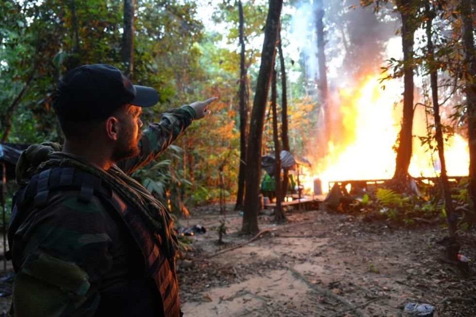 Destruyen 3 laboratorios de cocaína en el Chapare