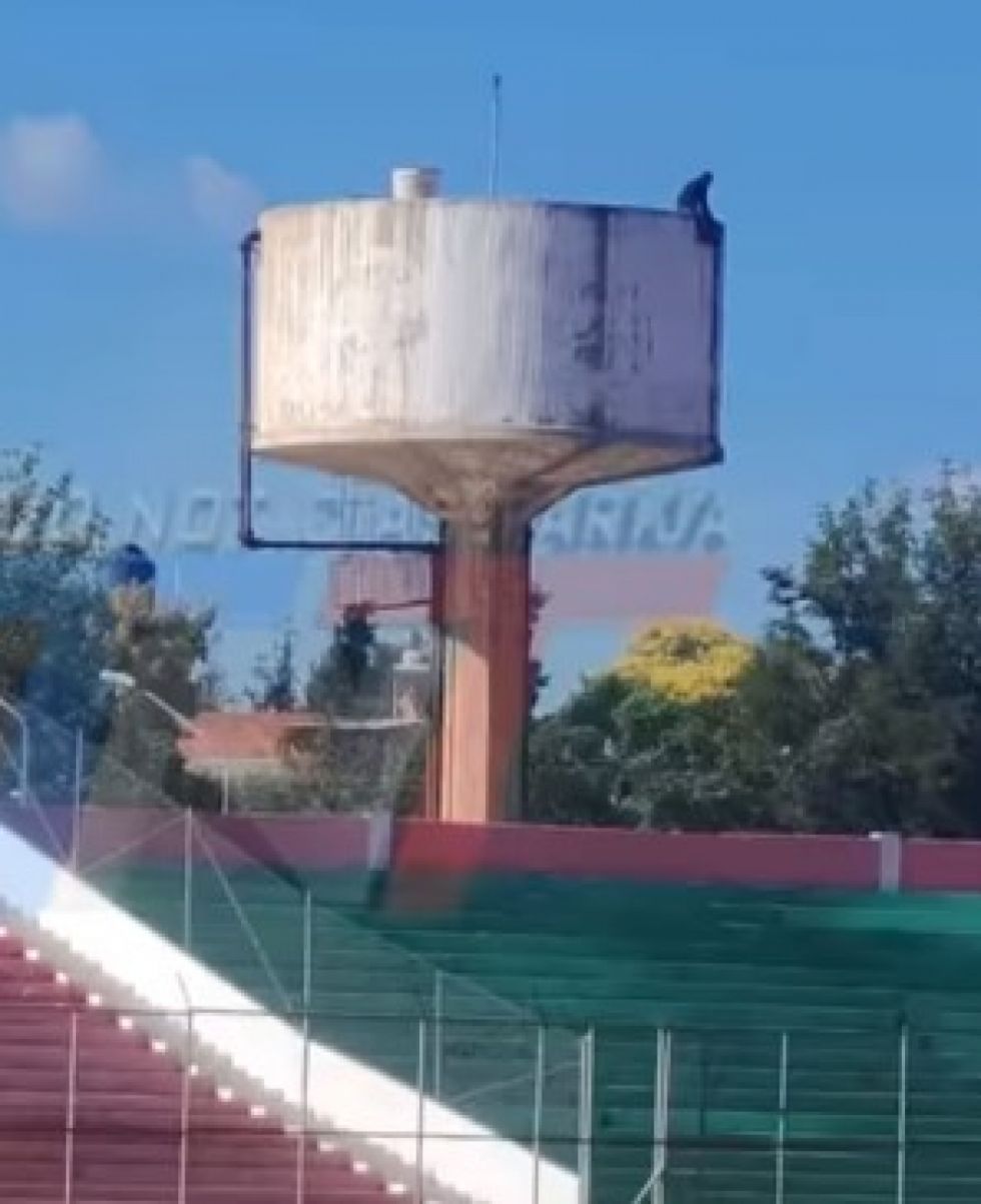 Rescatan a persona que intentó lanzarse desde el tanque de agua del IV Centenario