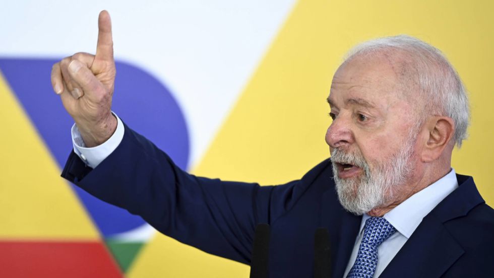 Lula defiende el "derecho" a reemplazar el dólar