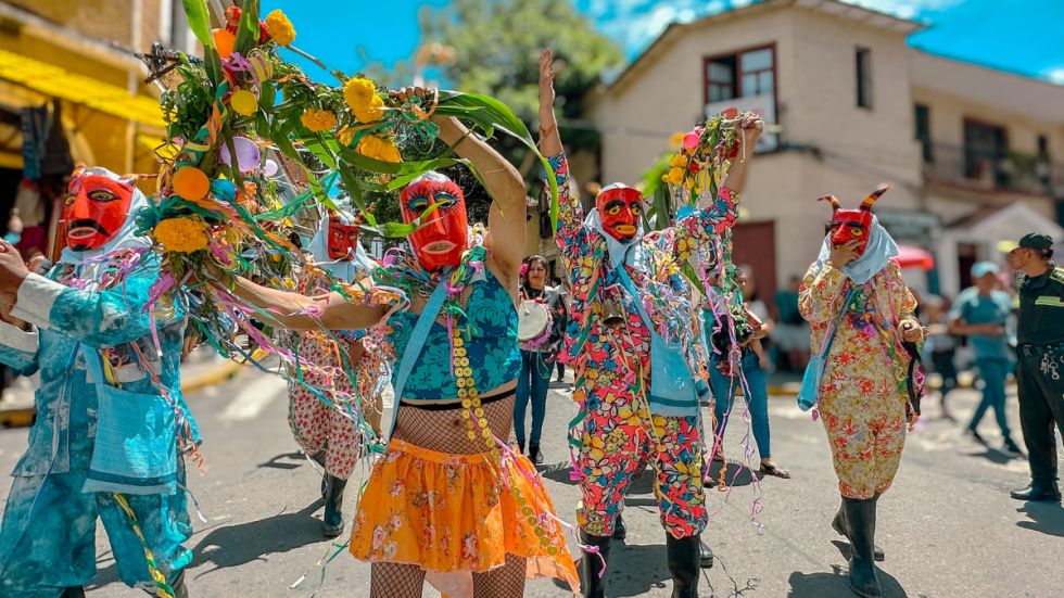 Tarija se viste de fiesta con el inicio del Carnaval Chapaco