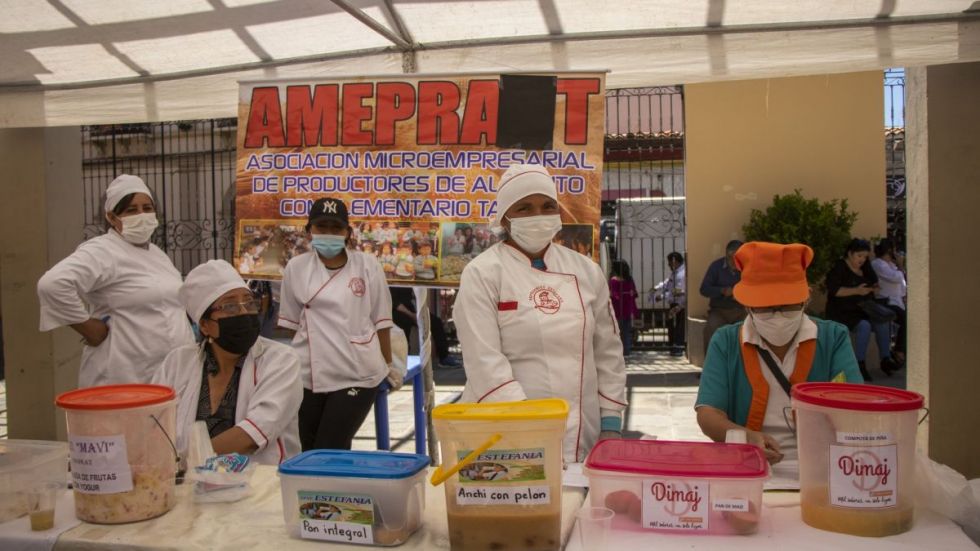 Por los costos, empresas piden bajar peso del desayuno escolar