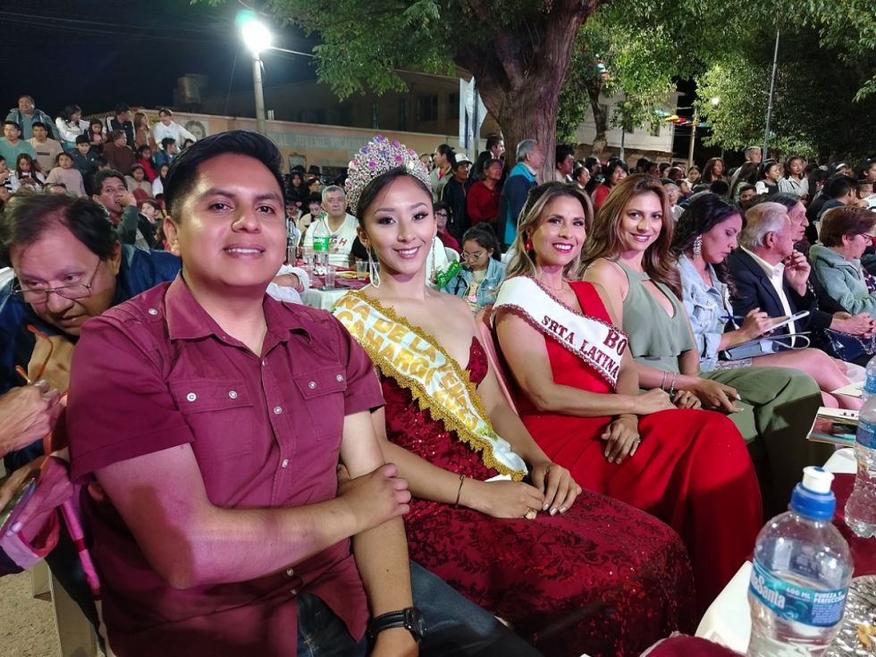 El jurado calificador del Concurso de la Reina de Camargo