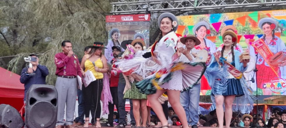 Camila Cruz Zenteno, de Obrajes, es la nueva Reina del Carnaval Rural