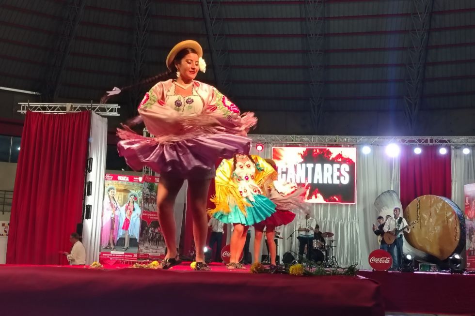 Cantares de Tarija en la escena