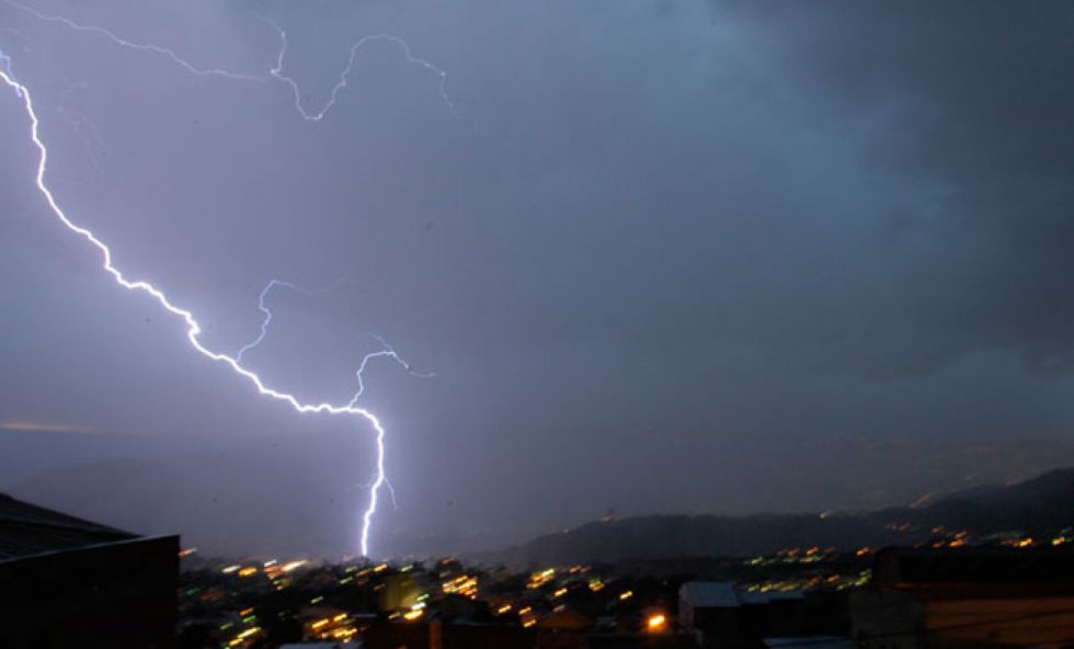 Tarija: Activan alerta naranja por lluvias y tormentas eléctricas